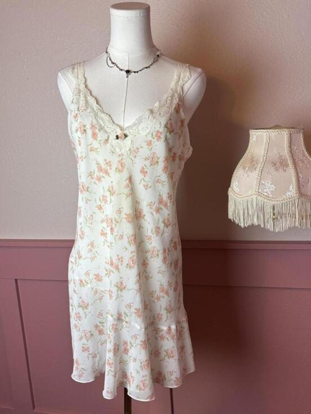 vintage lace floral slip california dynasty cream pink sz medium lolita dainty